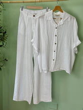 Load image into Gallery viewer, Mavis Linen Button Up Shirt
