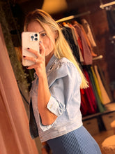 Load image into Gallery viewer, Valdosta Shirring Sleeve Crop Jacket