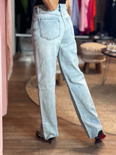 Load image into Gallery viewer, Straight Leg Ripped Jeans