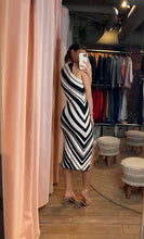 Load image into Gallery viewer, Viktoria Crochet Maxi Dress