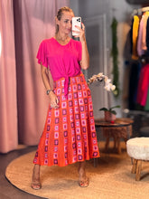 Load image into Gallery viewer, Divas Tshirt