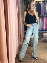 Load image into Gallery viewer, Straight Leg Ripped Jeans