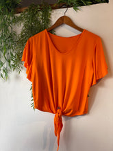 Load image into Gallery viewer, Divas Tshirt