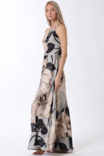 Load image into Gallery viewer, Caldas Maxi Dress
