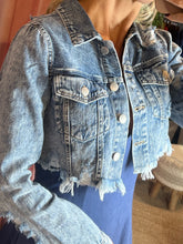 Load image into Gallery viewer, Linka Crop Jean Jacket
