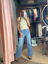 Load image into Gallery viewer, Carol Medium Wide Jeans
