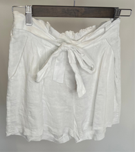 Load image into Gallery viewer, Lulu Linen Shorts

