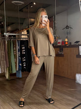 Load image into Gallery viewer, Raquel Comfy Set
