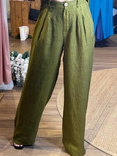 Load image into Gallery viewer, Ariel Vest &amp; Pants Linen Set

