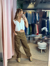 Load image into Gallery viewer, Janice Chic Cargo Pants
