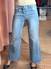 Load image into Gallery viewer, Carol Medium Wide Jeans
