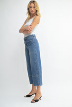 Load image into Gallery viewer, Sondrio Wide Leg Jeans
