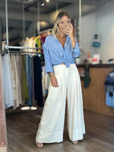 Load image into Gallery viewer, Stacy Button Up Shirt + Removable Sleeves
