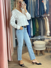 Load image into Gallery viewer, Amoires Low-Rise Straight Cut Jeans
