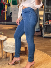 Load image into Gallery viewer, San Gil Skinny Jeans
