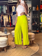 Load image into Gallery viewer, Nicole Mid-Waisted Wide Leg Linen Pants
