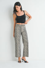 Load image into Gallery viewer, Leopard Print Jeans
