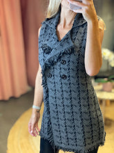 Load image into Gallery viewer, Paty Knitted Extra Long Vest
