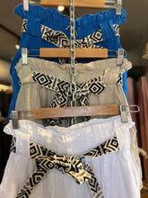 Load image into Gallery viewer, Patty Linen Shorts with Belt
