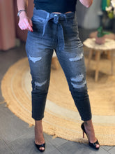 Load image into Gallery viewer, Manuela Black Wash Mom Distressed Jeans
