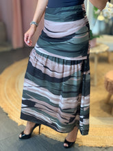 Load image into Gallery viewer, Printed Midi Skirt
