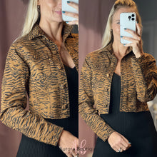 Load image into Gallery viewer, Niteroi Animal Print Jacket
