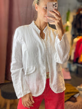 Load image into Gallery viewer, Vivi Rustic Linen Blazer (one size)
