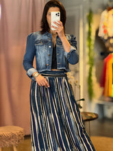 Load image into Gallery viewer, Clari Jeans Crop Jacket
