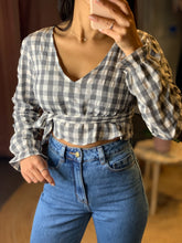 Load image into Gallery viewer, Front Knot Plaid Long Plaid Long Sleeves Crop Blouse

