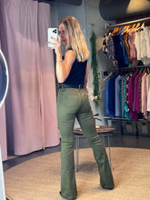 Load image into Gallery viewer, Manizales Flare Colored Jeans
